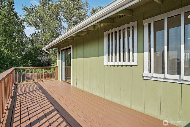 517 E 68th Street, Tacoma, WA 98404