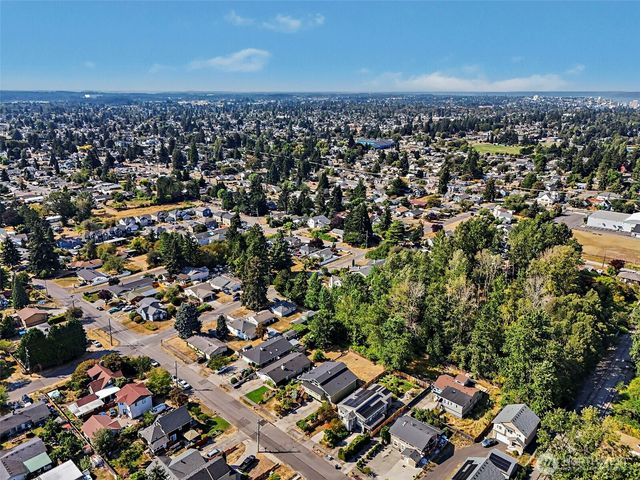 517 E 68th Street, Tacoma, WA 98404
