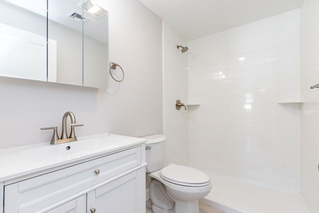 24 Weatherglass Ln, Falmouth, MA 02536