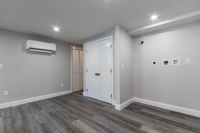 24 Weatherglass Ln, Falmouth, MA 02536