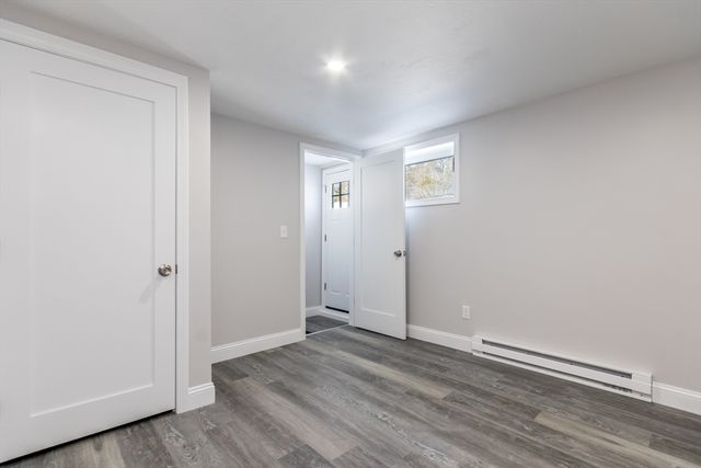 24 Weatherglass Ln, Falmouth, MA 02536