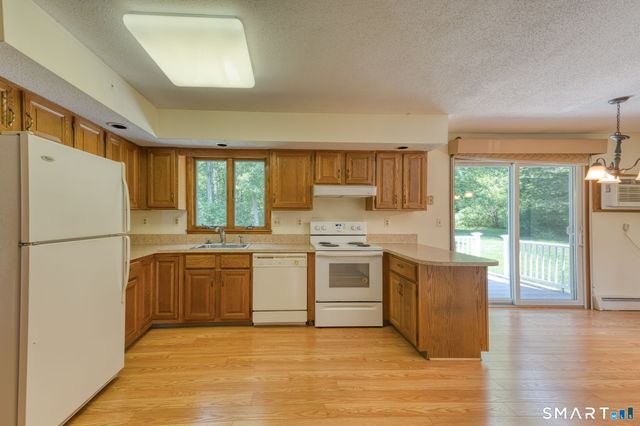 170 Garnet Lane, South Windsor, CT 06074