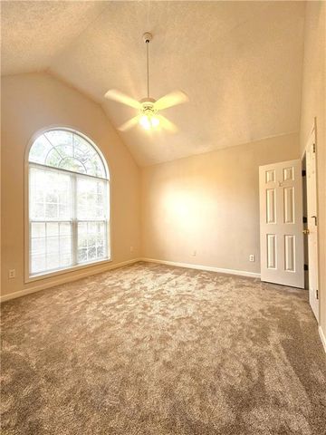 140 Rockglen Court, Fayetteville, GA 30215