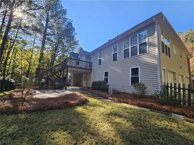 140 Rockglen Court, Fayetteville, GA 30215