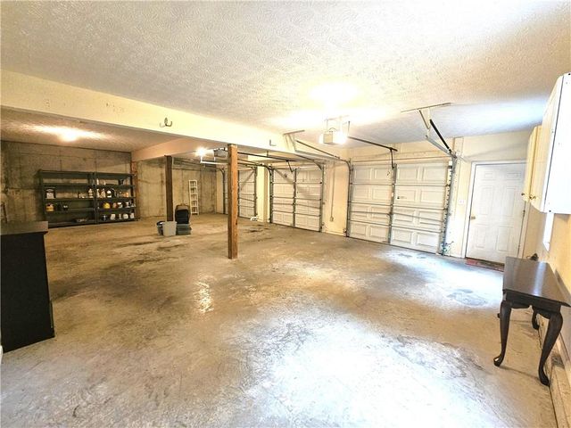 140 Rockglen Court, Fayetteville, GA 30215