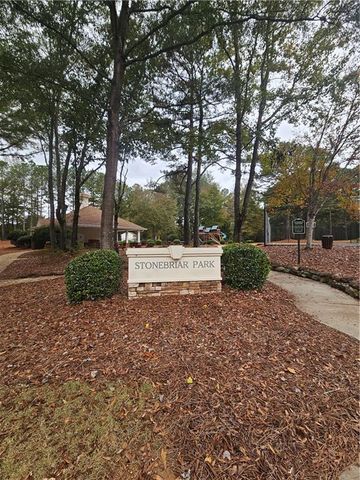 140 Rockglen Court, Fayetteville, GA 30215