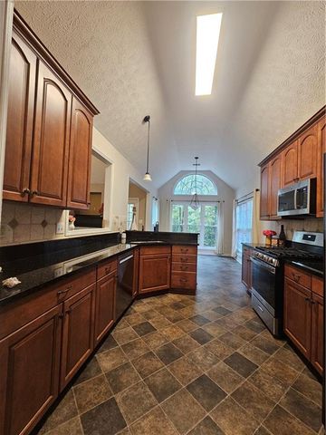 140 Rockglen Court, Fayetteville, GA 30215