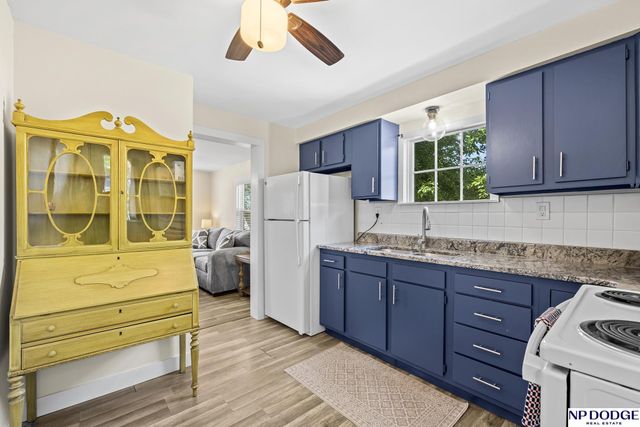 6160 Charles Street, Omaha, NE 68132