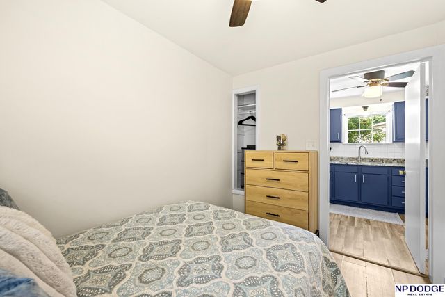 6160 Charles Street, Omaha, NE 68132