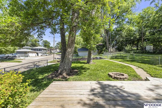 6160 Charles Street, Omaha, NE 68132