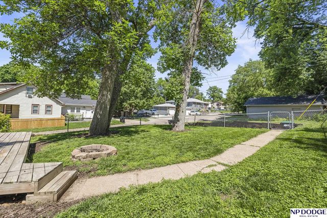 6160 Charles Street, Omaha, NE 68132