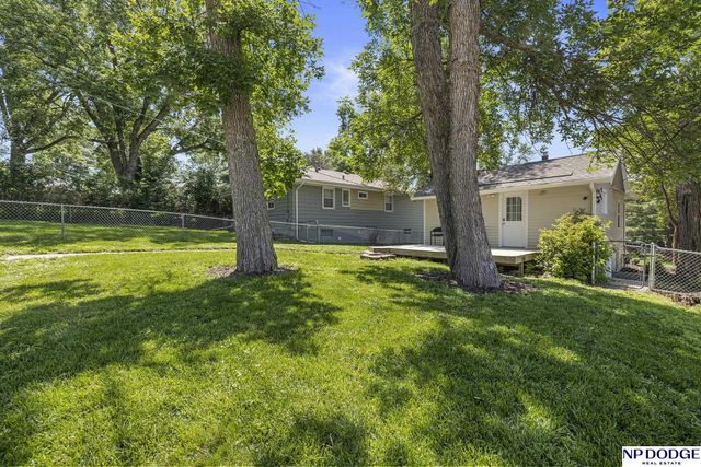6160 Charles Street, Omaha, NE 68132