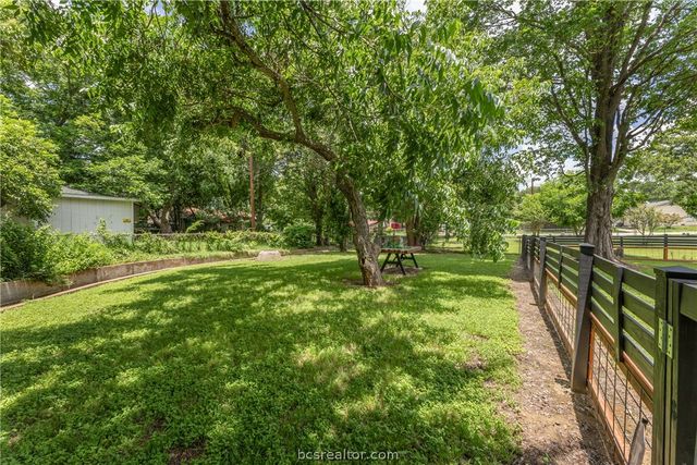 502 West Fawn Street, Caldwell, TX 77836
