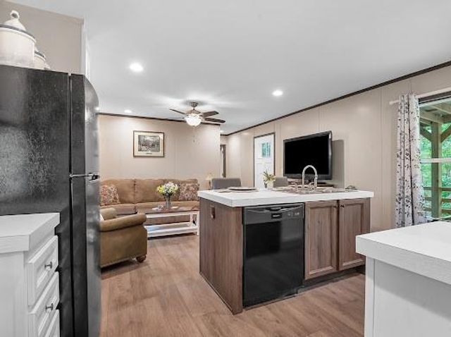 130 Bluejay Drive, Brookeland, TX 75931