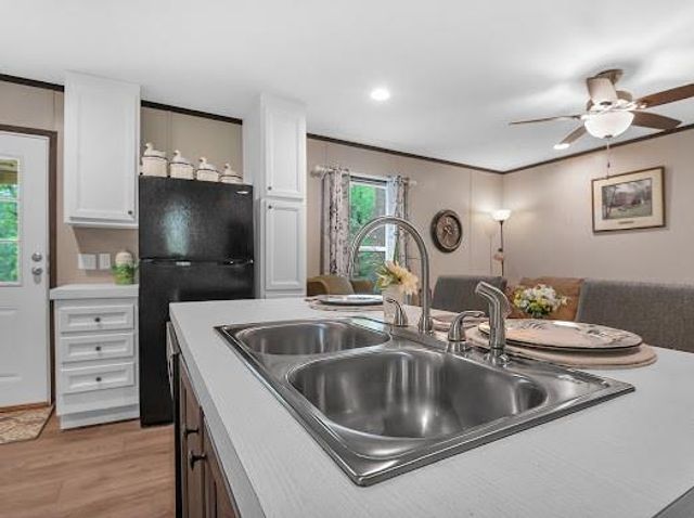 130 Bluejay Drive, Brookeland, TX 75931