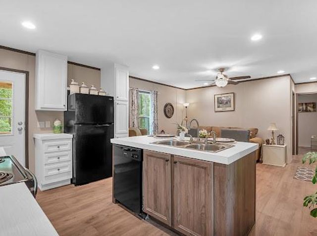 130 Bluejay Drive, Brookeland, TX 75931