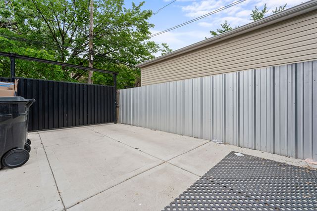 614 N Troy Street 2, Chicago, IL 60612