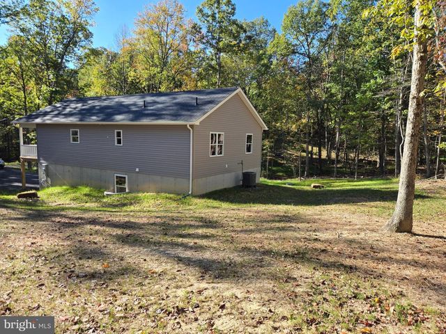 211 DOGWOOD FARM RD, Front Royal, VA 22630