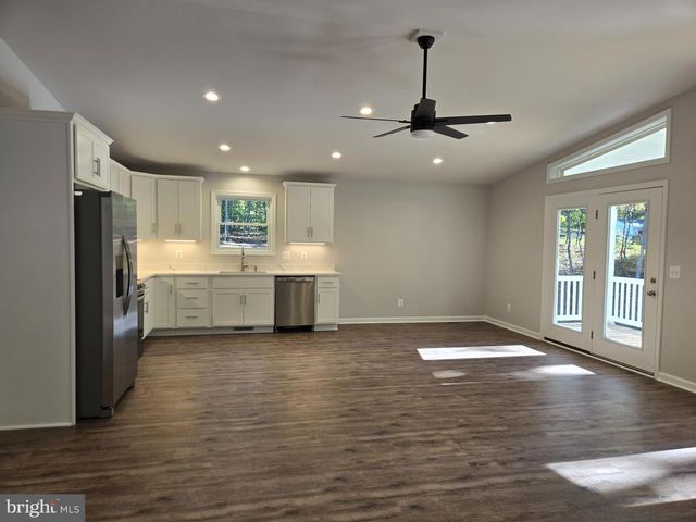 211 DOGWOOD FARM RD, Front Royal, VA 22630