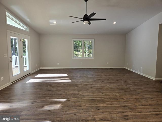 211 DOGWOOD FARM RD, Front Royal, VA 22630