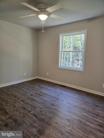 211 DOGWOOD FARM RD, Front Royal, VA 22630