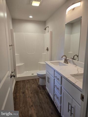 211 DOGWOOD FARM RD, Front Royal, VA 22630