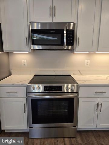211 DOGWOOD FARM RD, Front Royal, VA 22630