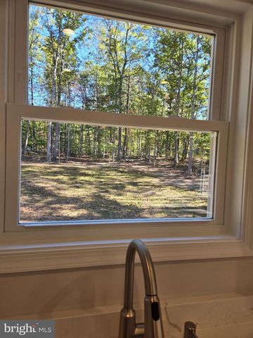 211 DOGWOOD FARM RD, Front Royal, VA 22630