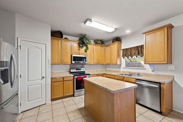 649 Nemitz Street, Crowley, TX 76036