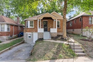 8728 Susan Avenue, St John, MO 63114
