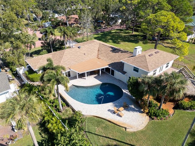 1100 FRIENDLY WAY S, St Petersburg, FL 33705