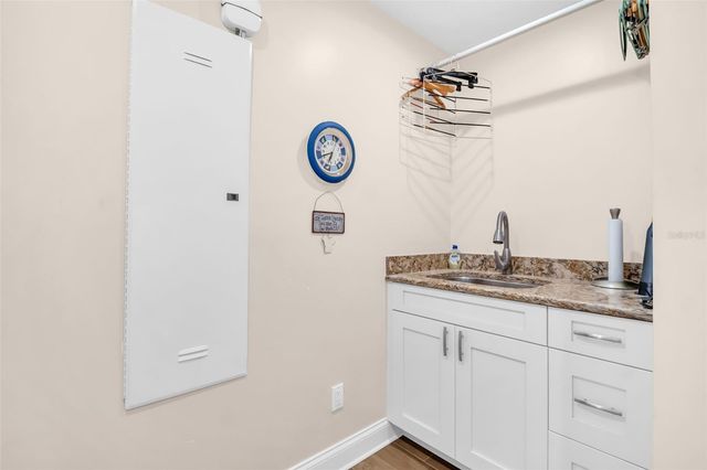 1100 FRIENDLY WAY S, St Petersburg, FL 33705