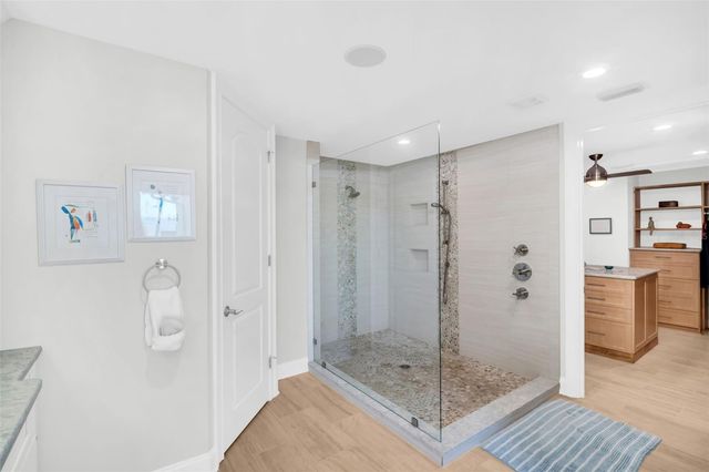 1100 FRIENDLY WAY S, St Petersburg, FL 33705