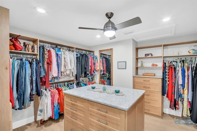 1100 FRIENDLY WAY S, St Petersburg, FL 33705