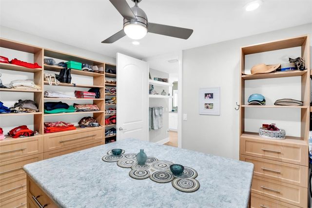 1100 FRIENDLY WAY S, St Petersburg, FL 33705