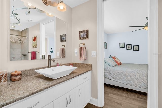 1100 FRIENDLY WAY S, St Petersburg, FL 33705