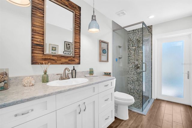 1100 FRIENDLY WAY S, St Petersburg, FL 33705