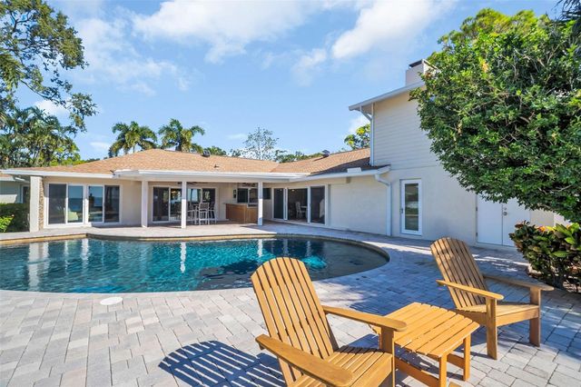 1100 FRIENDLY WAY S, St Petersburg, FL 33705