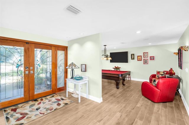 1100 FRIENDLY WAY S, St Petersburg, FL 33705