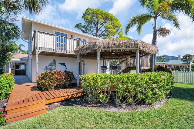 1100 FRIENDLY WAY S, St Petersburg, FL 33705