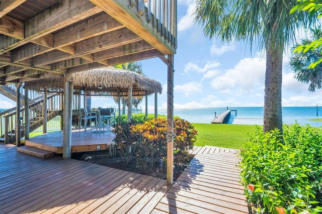 1100 FRIENDLY WAY S, St Petersburg, FL 33705