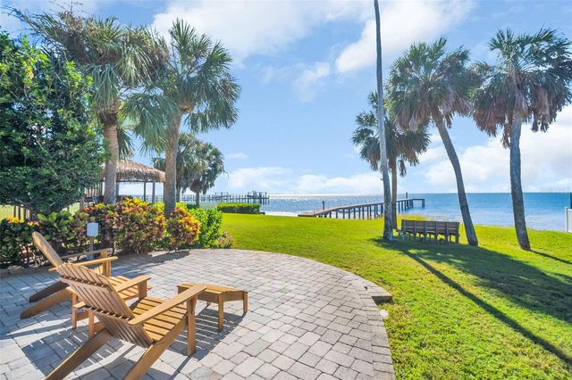 1100 FRIENDLY WAY S, St Petersburg, FL 33705