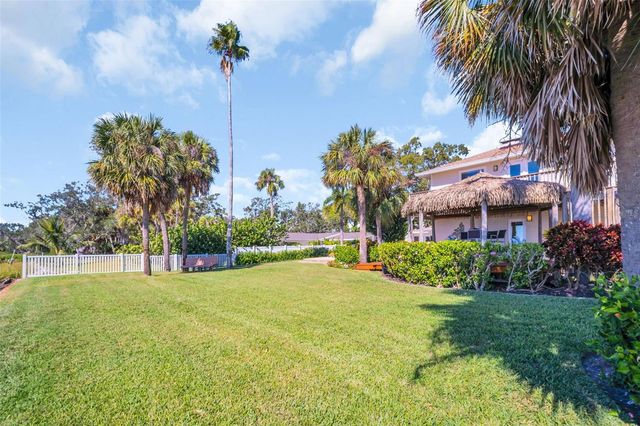 1100 FRIENDLY WAY S, St Petersburg, FL 33705