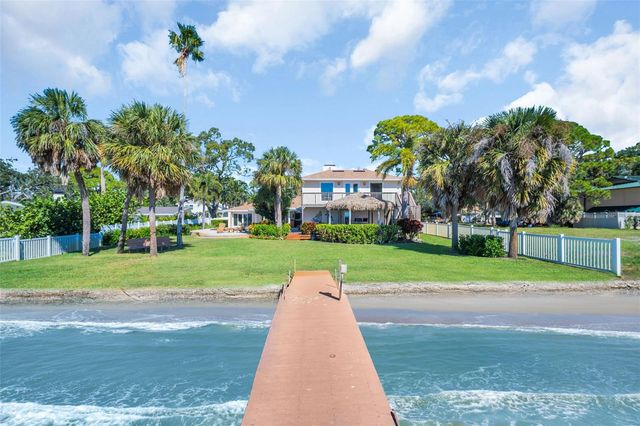 1100 FRIENDLY WAY S, St Petersburg, FL 33705