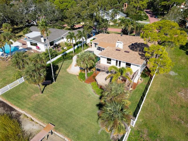 1100 FRIENDLY WAY S, St Petersburg, FL 33705