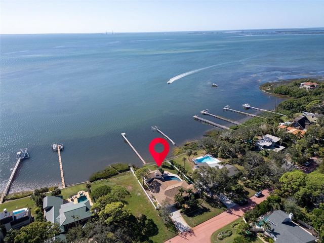 1100 FRIENDLY WAY S, St Petersburg, FL 33705