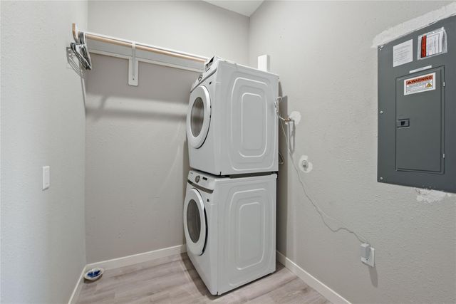 2113 Knollwood Street, Kemah, TX 77565