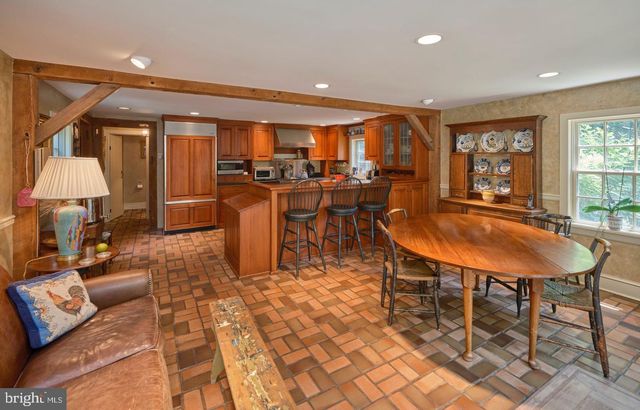 5960 HONEY HOLLOW RD, Doylestown, PA 18902