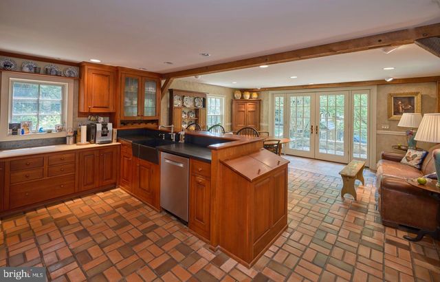 5960 HONEY HOLLOW RD, Doylestown, PA 18902