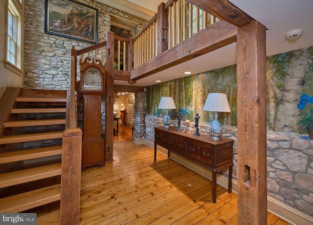 5960 HONEY HOLLOW RD, Doylestown, PA 18902